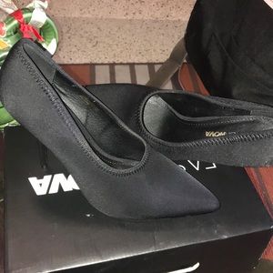 Fashion nova heels size 9.... only worn once